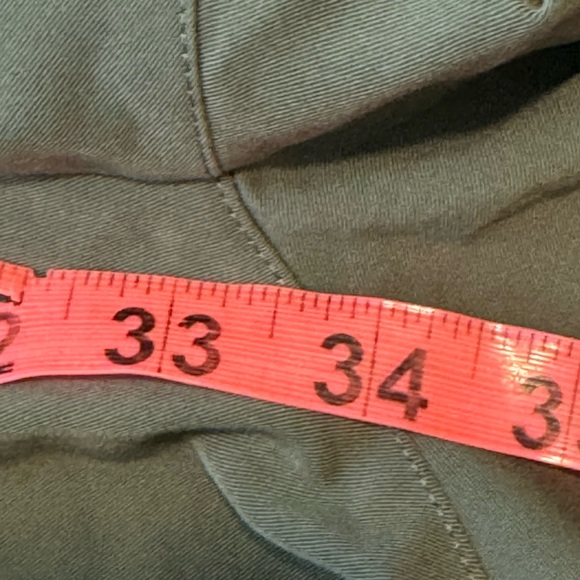 Figs Woman’s Kade Cargo Scrub Pants Color Moss Size M/T  33.5” - Picture 8 of 15